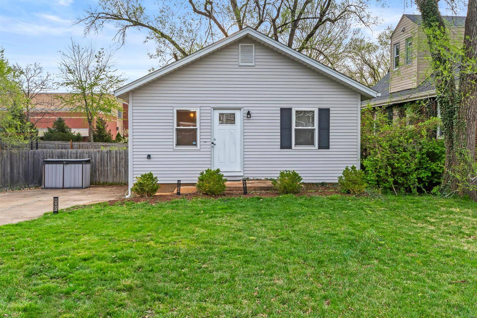 Olivette, MO 63132,1030 Dolores AVE
