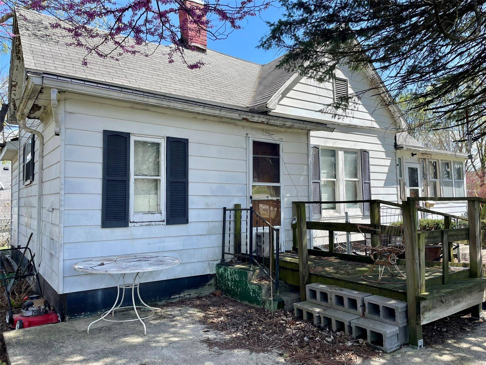 Litchfield, IL 62056,421 E Hauser ST