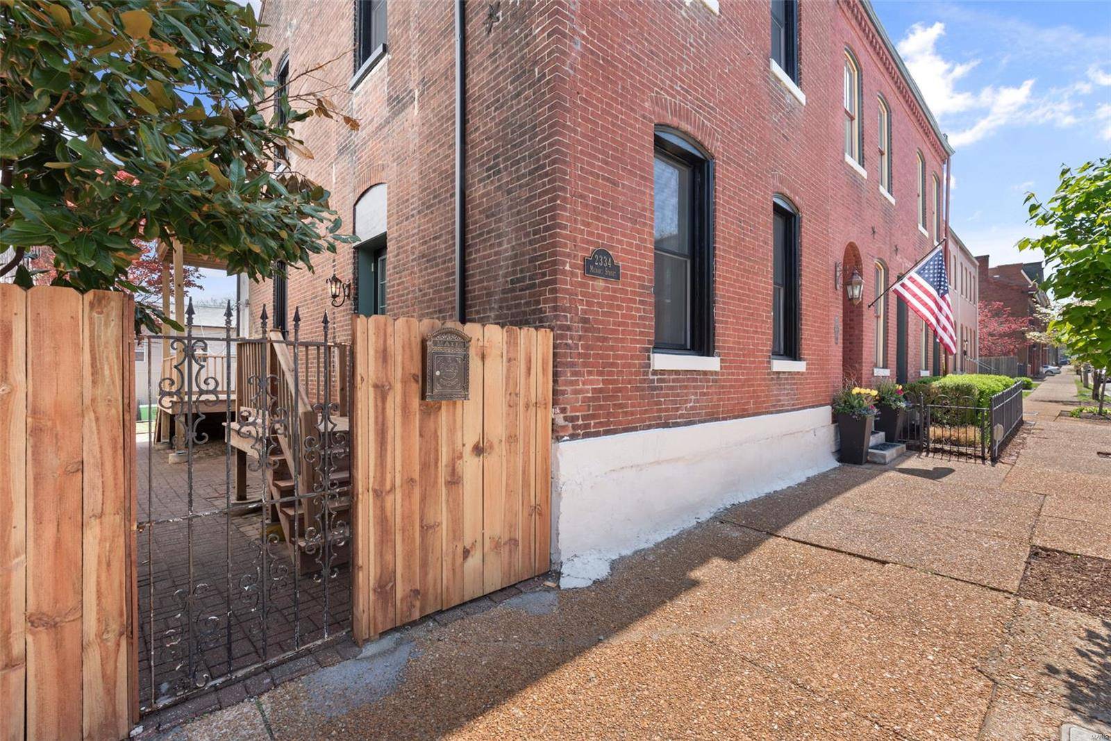 St Louis, MO 63104,2334 Menard ST
