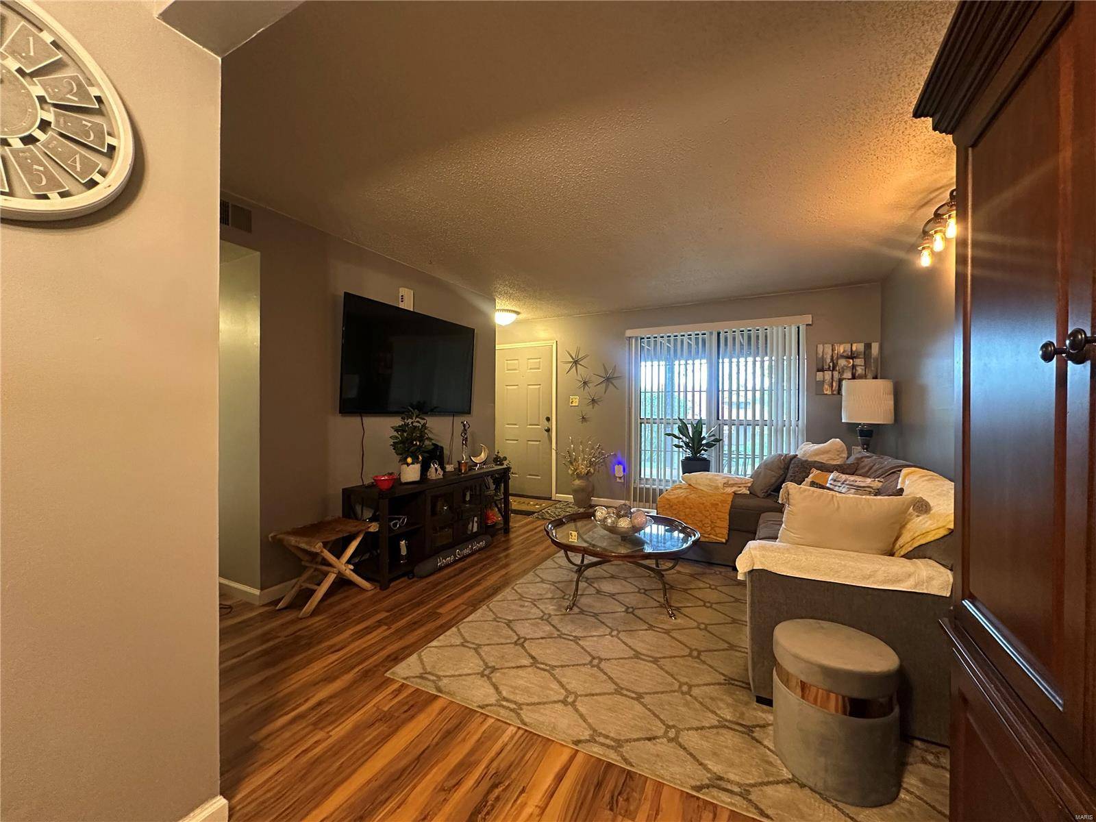St Louis, MO 63114,10531 Briston CT