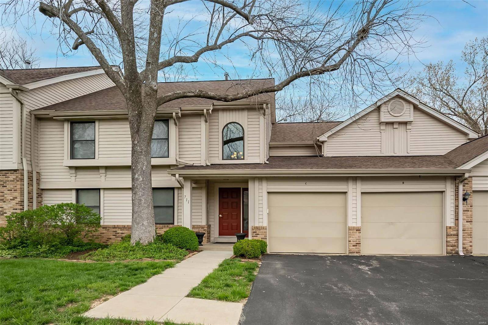 Ballwin, MO 63021,711 Lofty Point DR #B