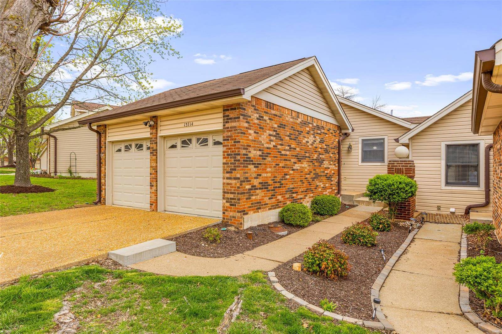 St Louis, MO 63128,13714 La Conte CT