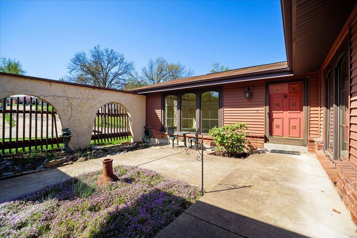 Manchester, MO 63011,436 Glan Tai DR