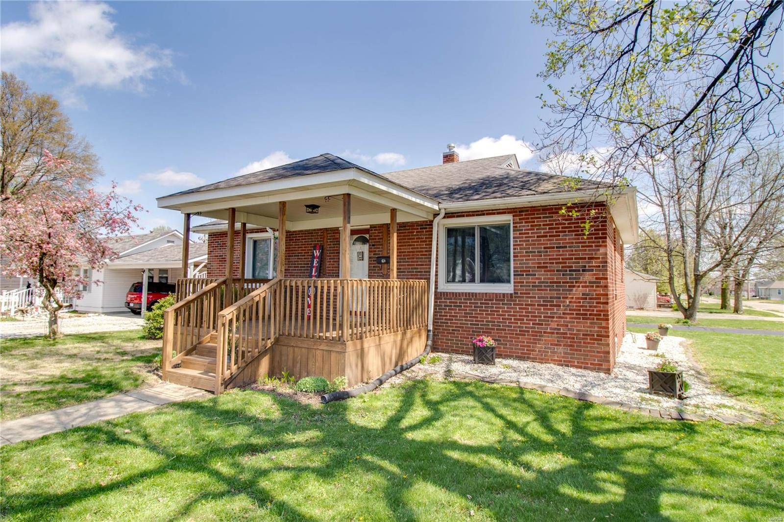 Bethalto, IL 62010,343 Logan ST