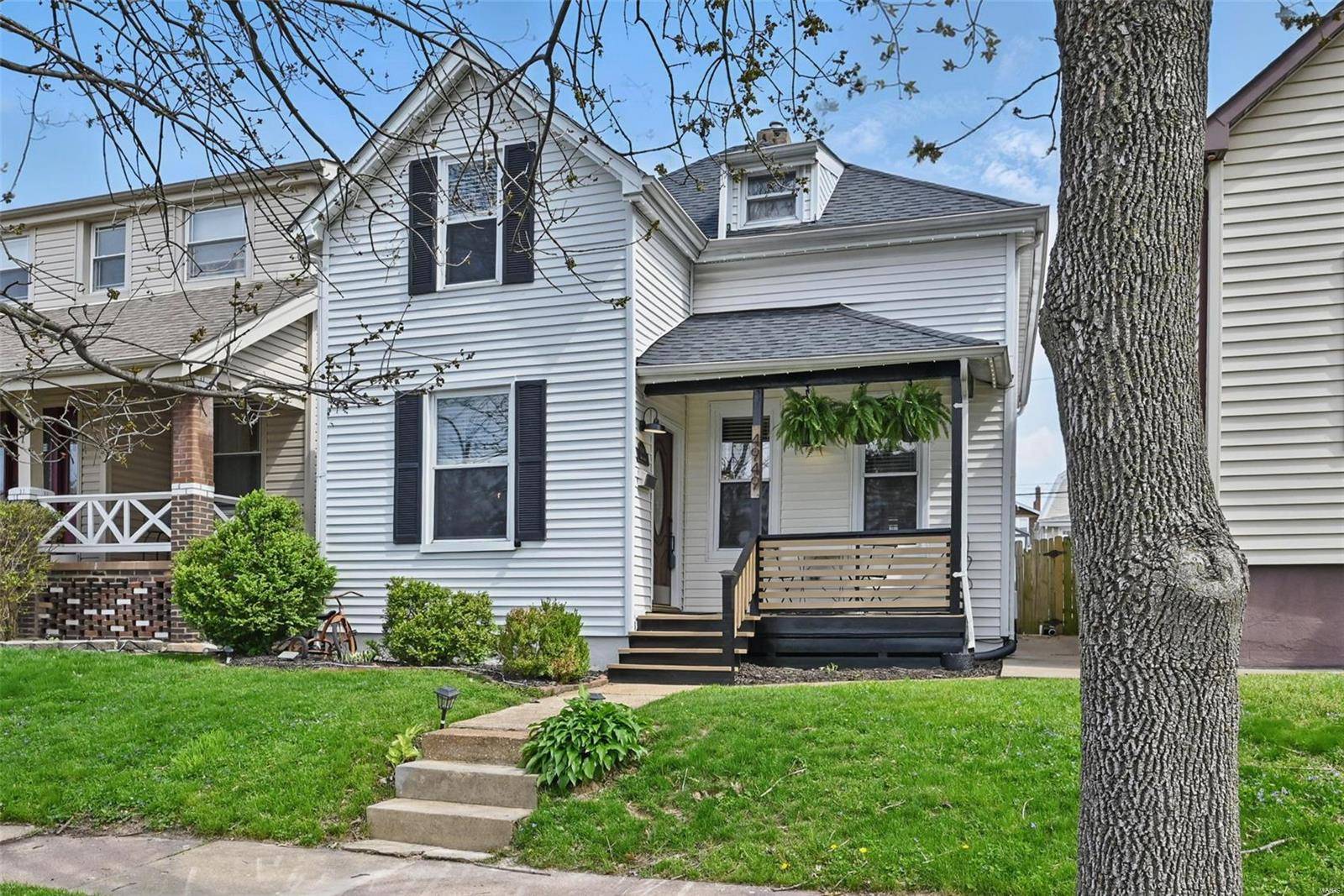 St Louis, MO 63109,4949 Blow ST