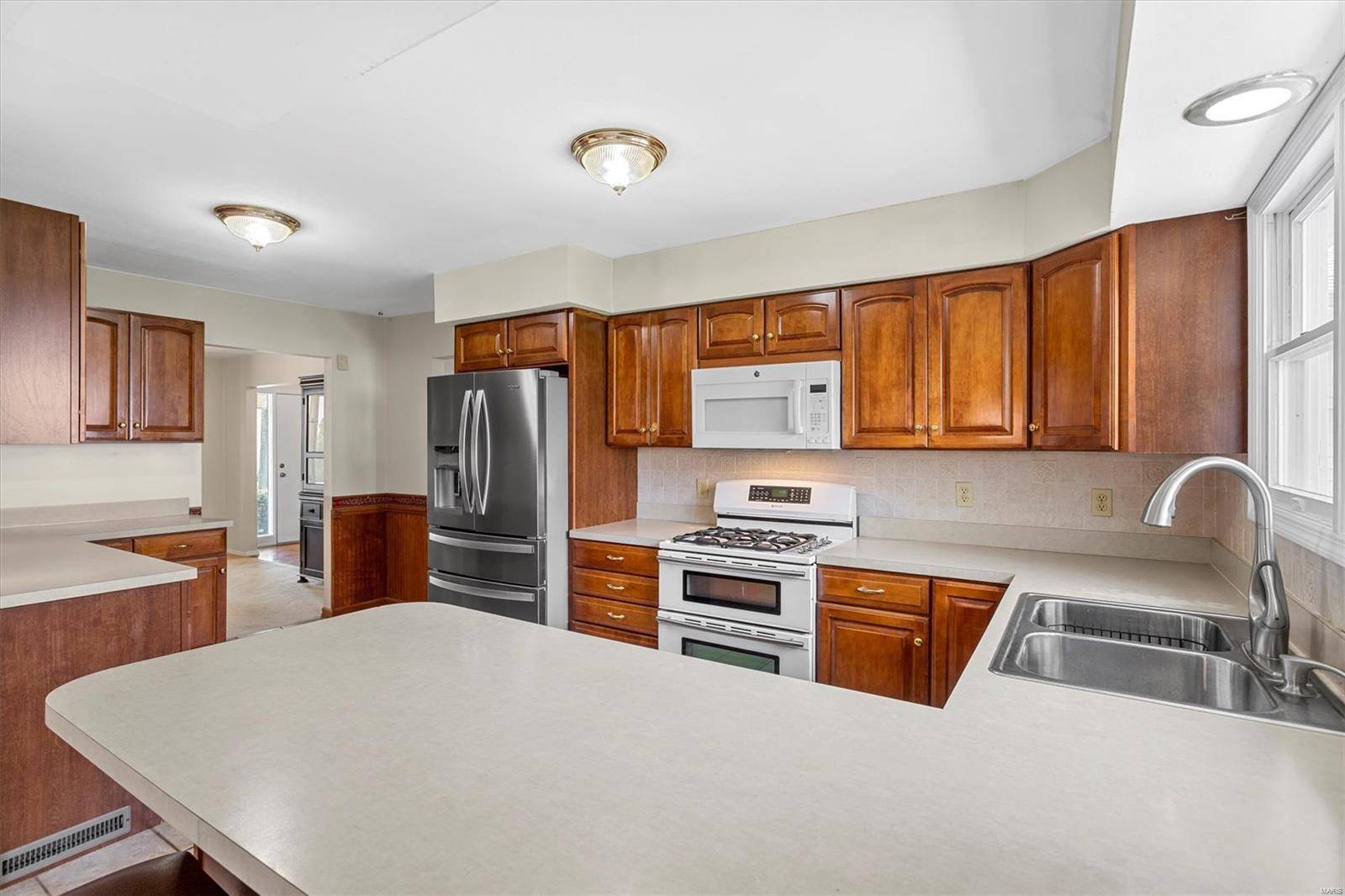 Chesterfield, MO 63017,16071 Meadow Oak DR