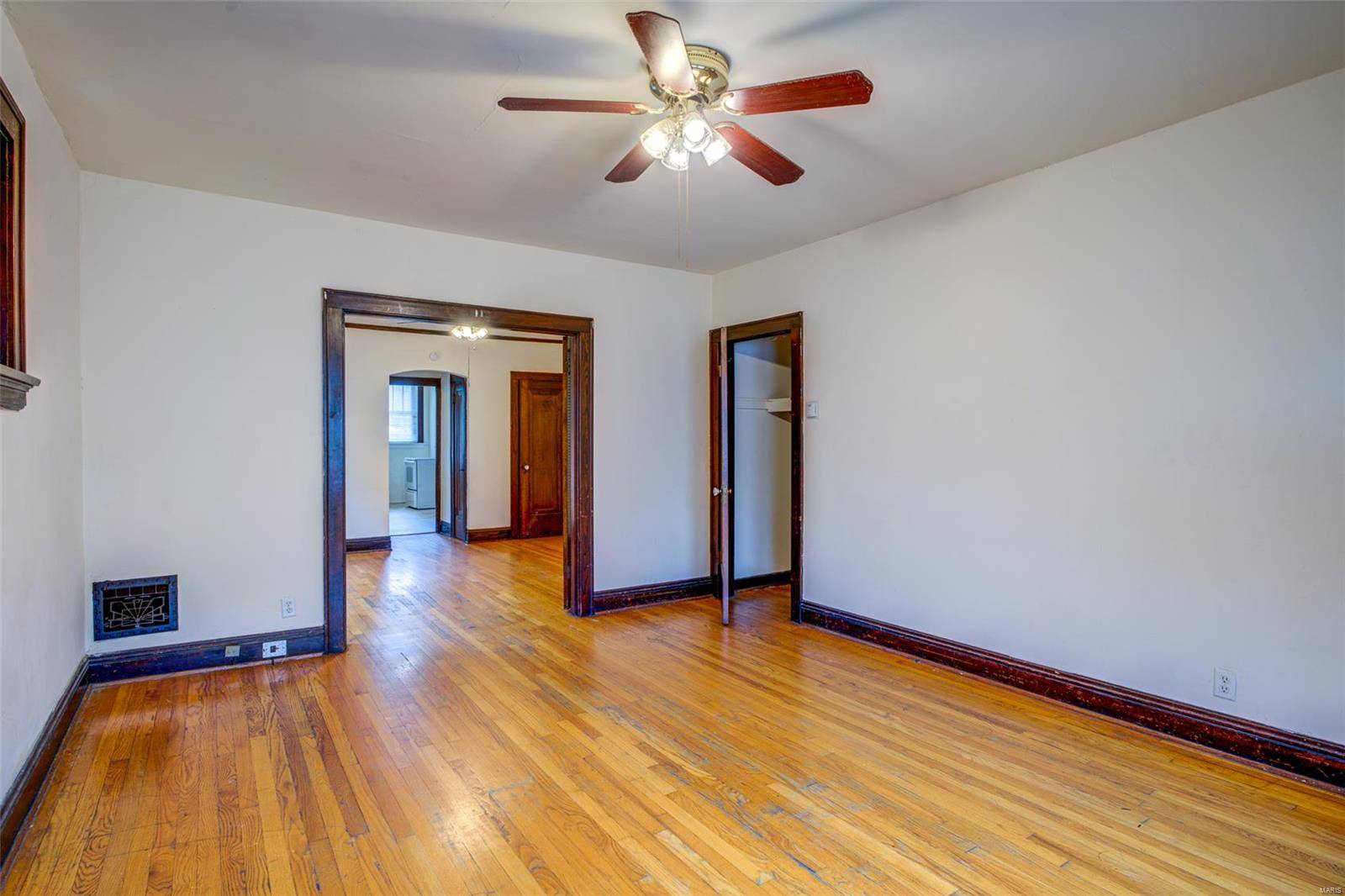 St Louis, MO 63116,3637 Dunnica AVE