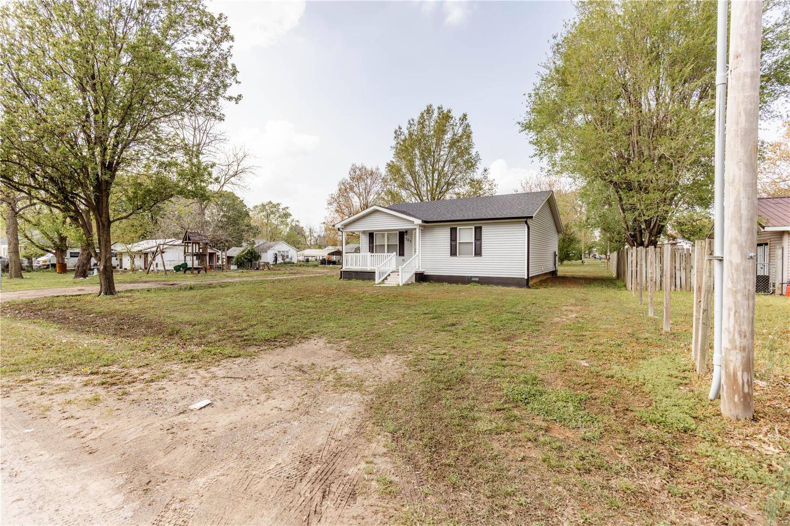 East Prairie, MO 63845,305 W Poplar
