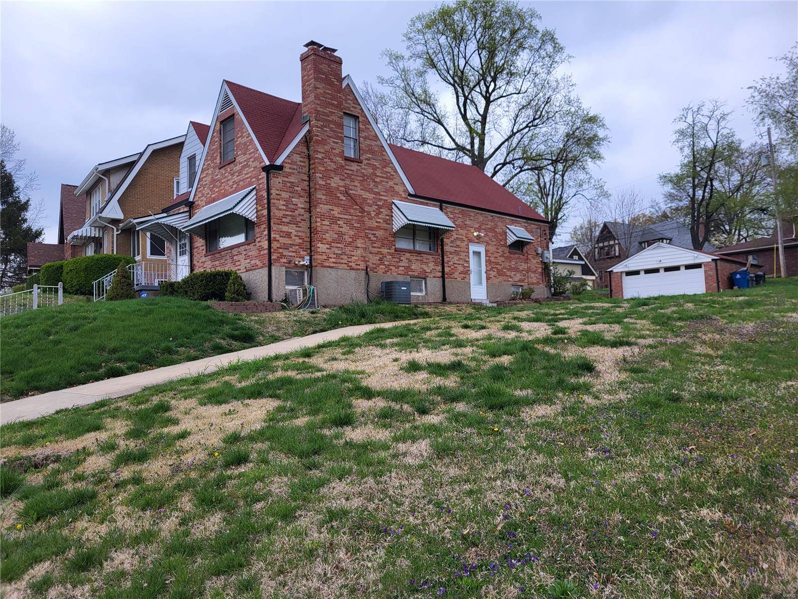 St Louis, MO 63121,8303 Knollwood DR