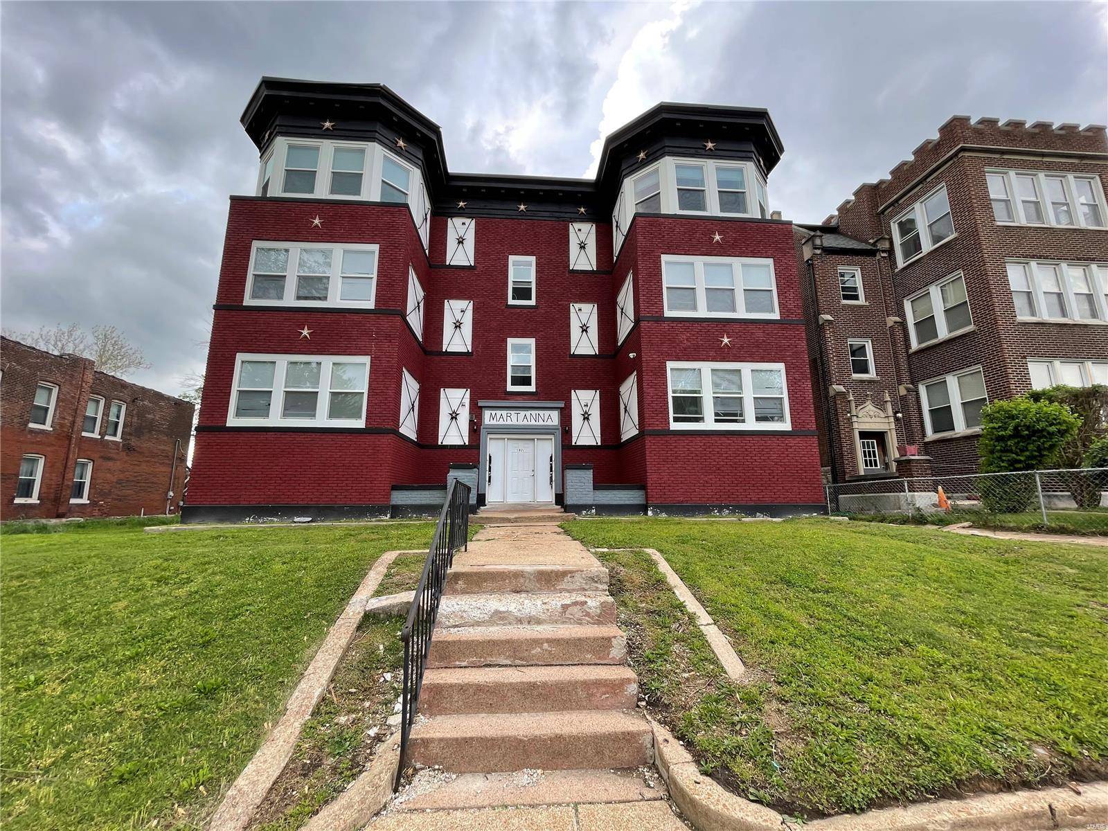 St Louis, MO 63112,5931 Maple AVE