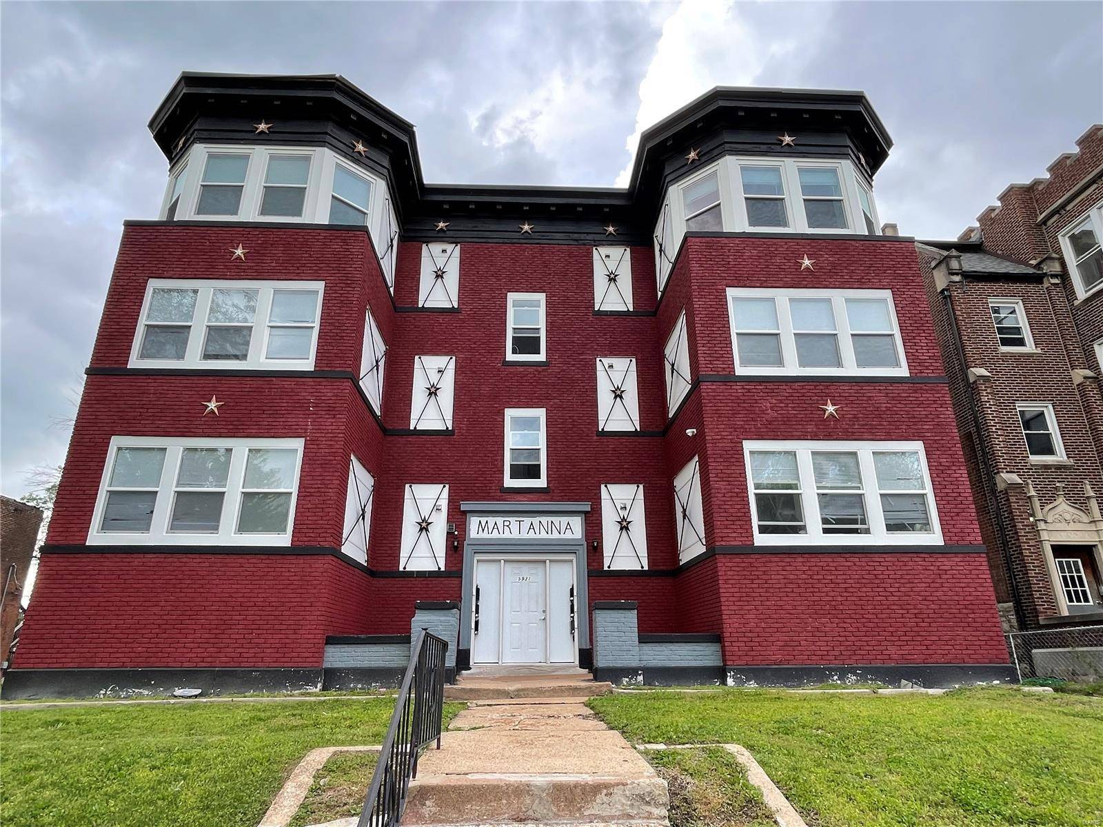 St Louis, MO 63112,5931 Maple AVE