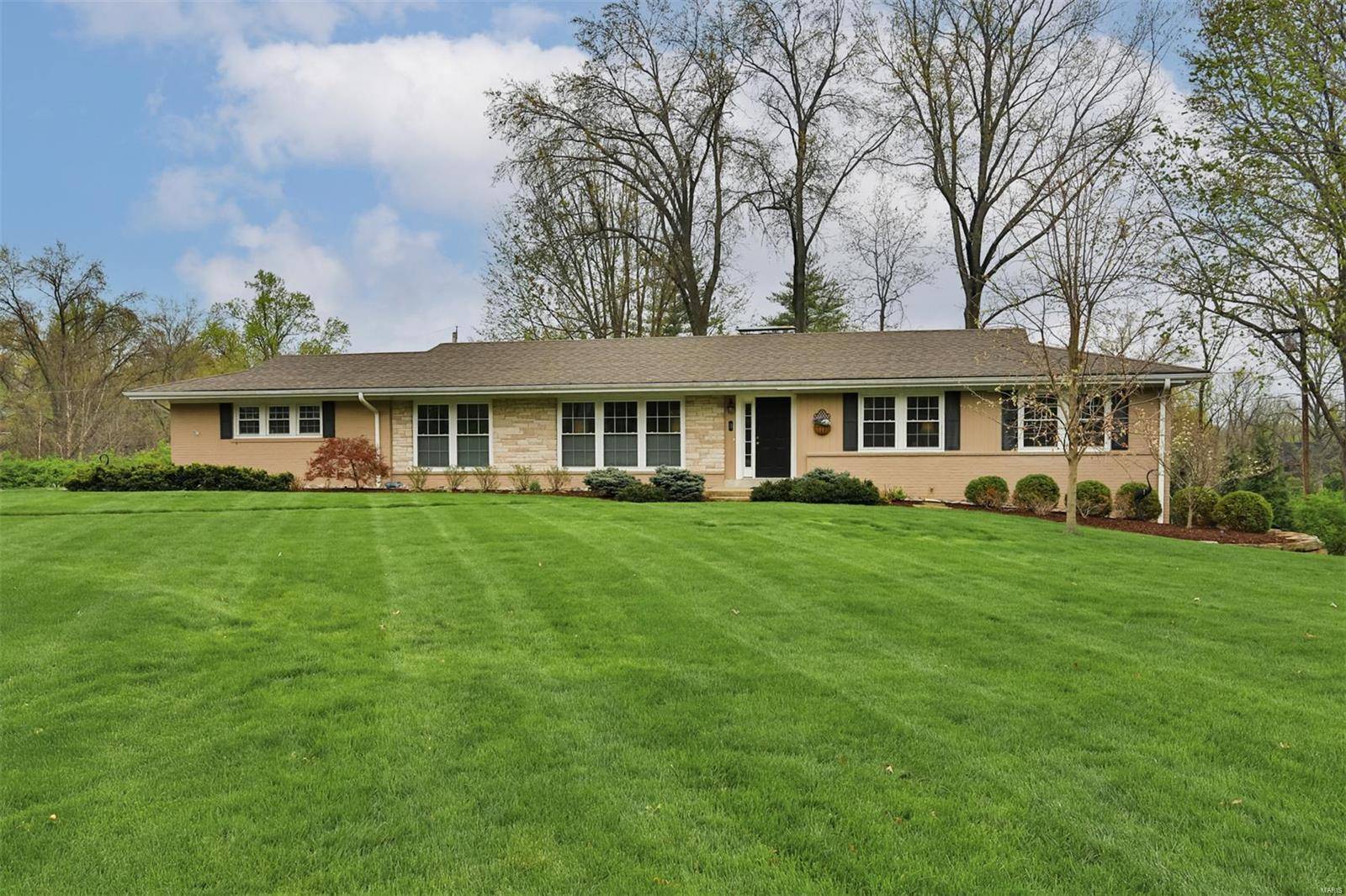 St Louis, MO 63132,3 Lisa Drive DR
