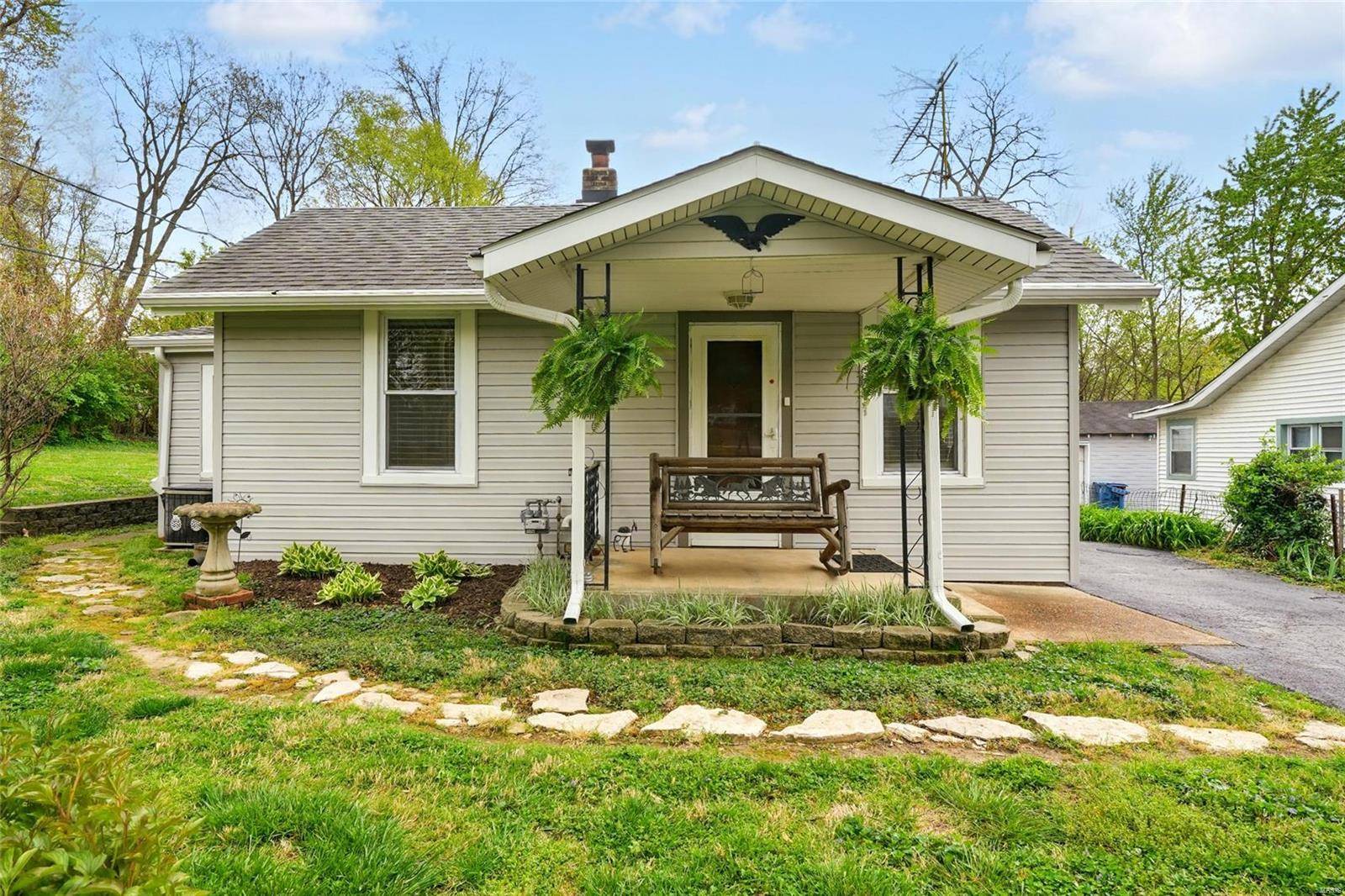 St Louis, MO 63114,9124 Arline AVE