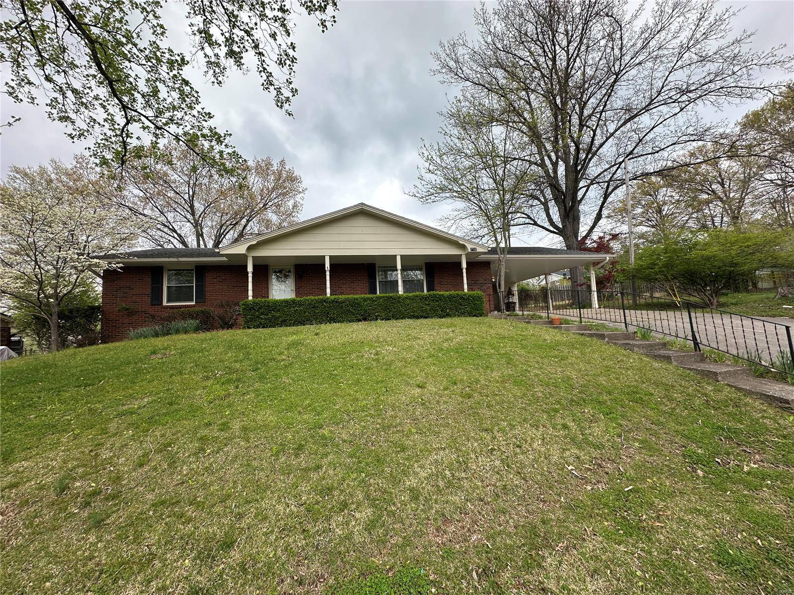 Cape Girardeau, MO 63701,1902 Drury LN