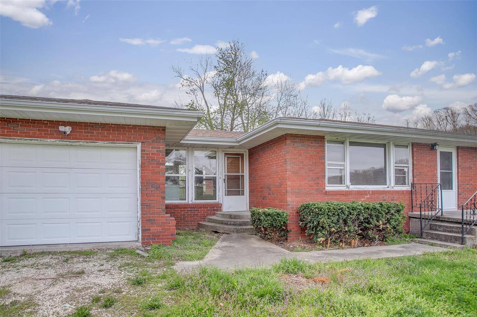 Hardin, IL 62047,1219 N Park ST