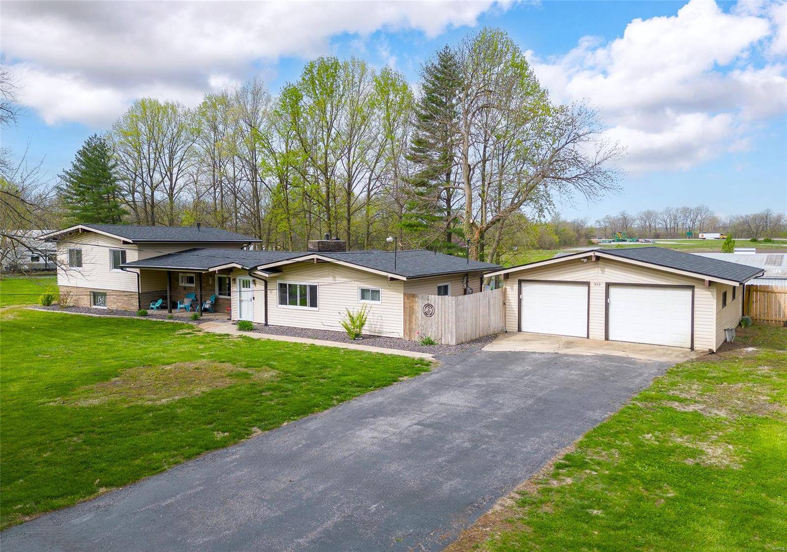 Granite City, IL 62040,543 THORNGATE RD