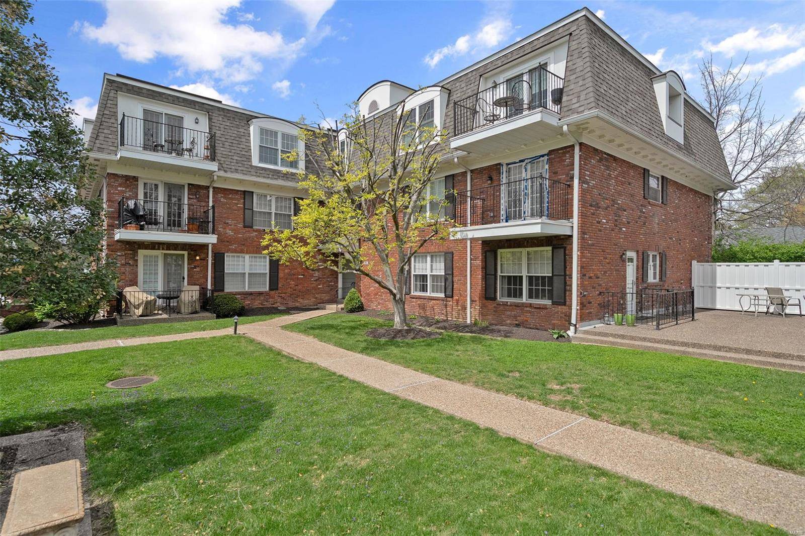 Kirkwood, MO 63122,528 N Kirkwood RD #2B
