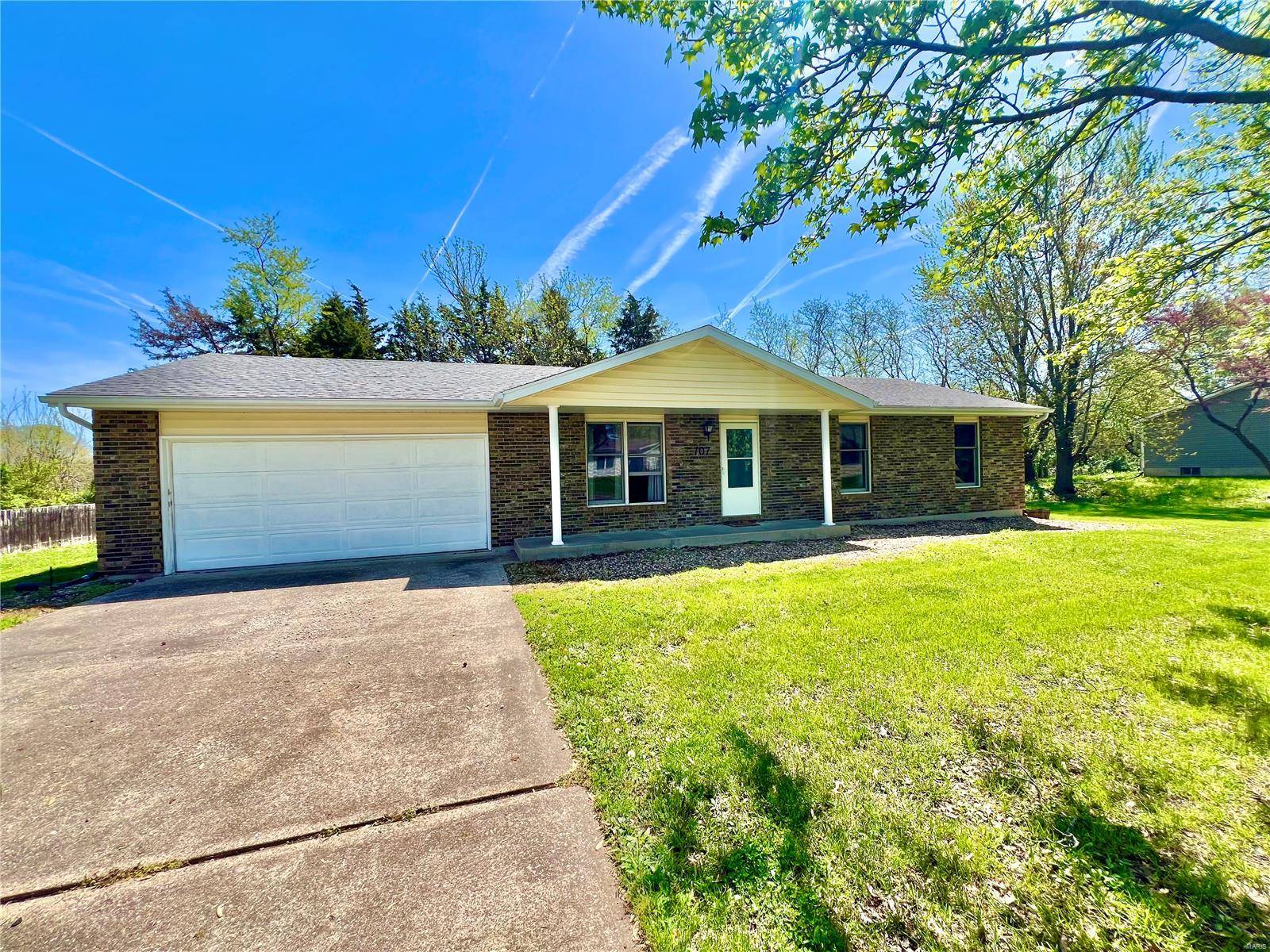 Montgomery City, MO 63361,107 Meadow LN