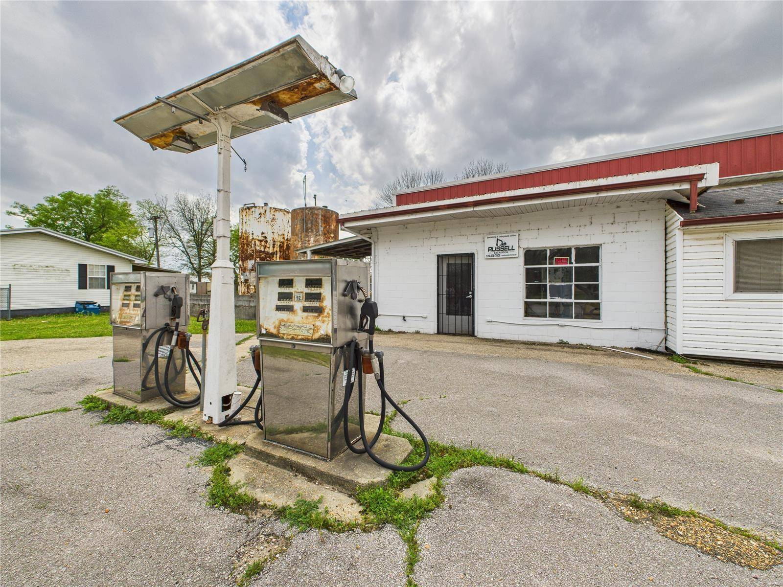 Gideon, MO 63848,205 N Main ST