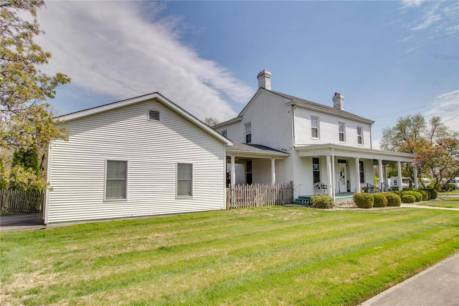 Carlinville, IL 62626,305 Orient ST
