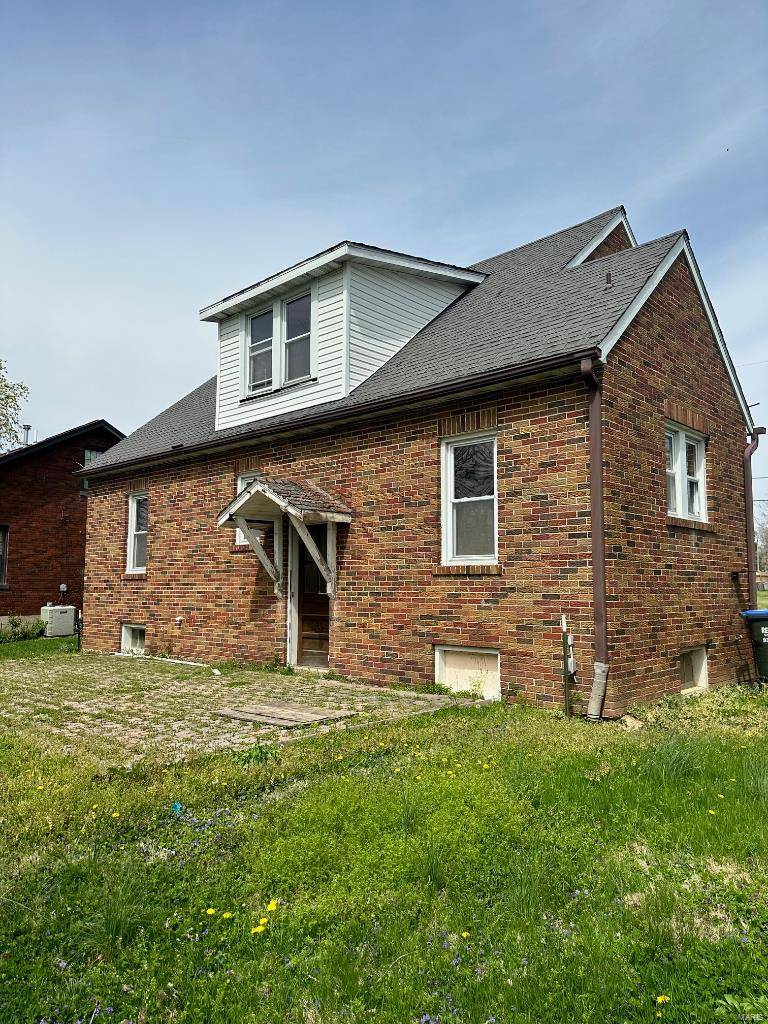Columbia, IL 62236,713 S Rapp AVE