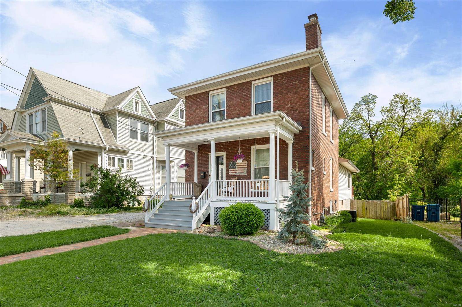 Alton, IL 62002,441 Bluff ST