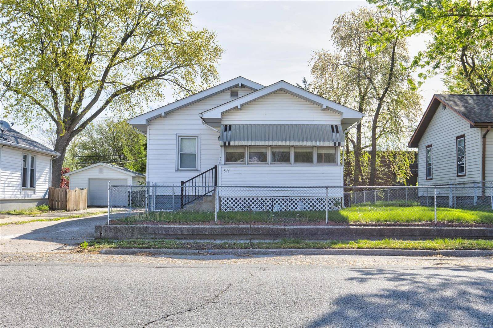 Wood River, IL 62095,877 State ST