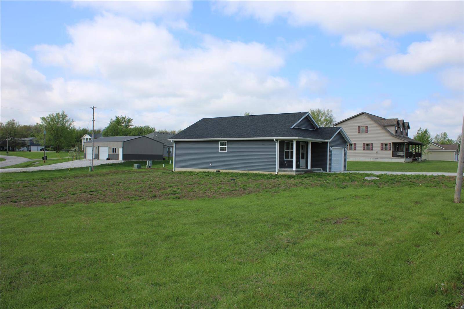 Paris, MO 65275,701 Lynn St.