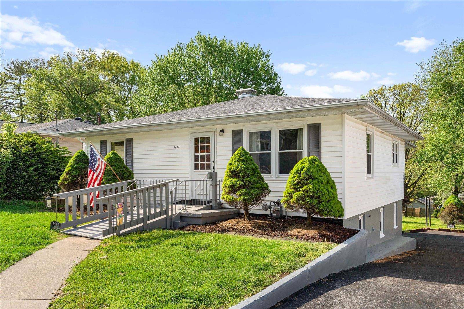 Edwardsville, IL 62025,1441 EBERHART AVE