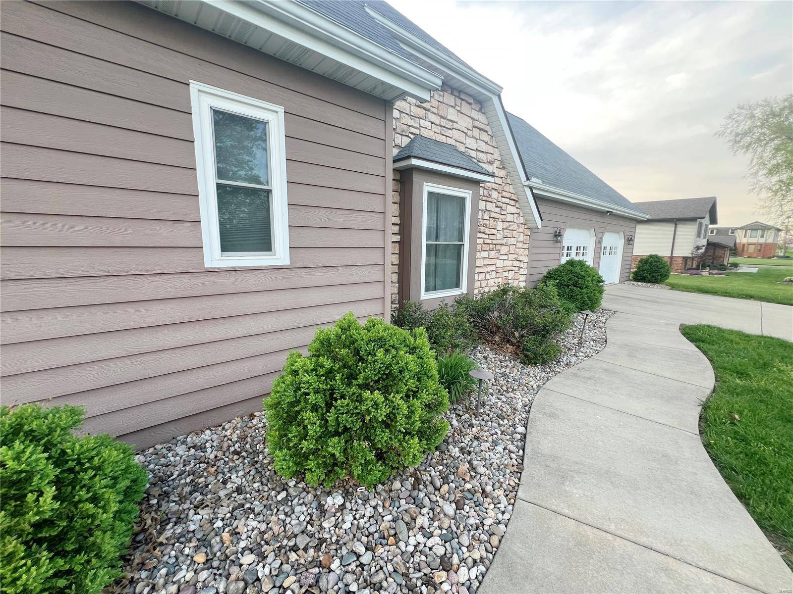 Germantown, IL 62245,1011 A ST