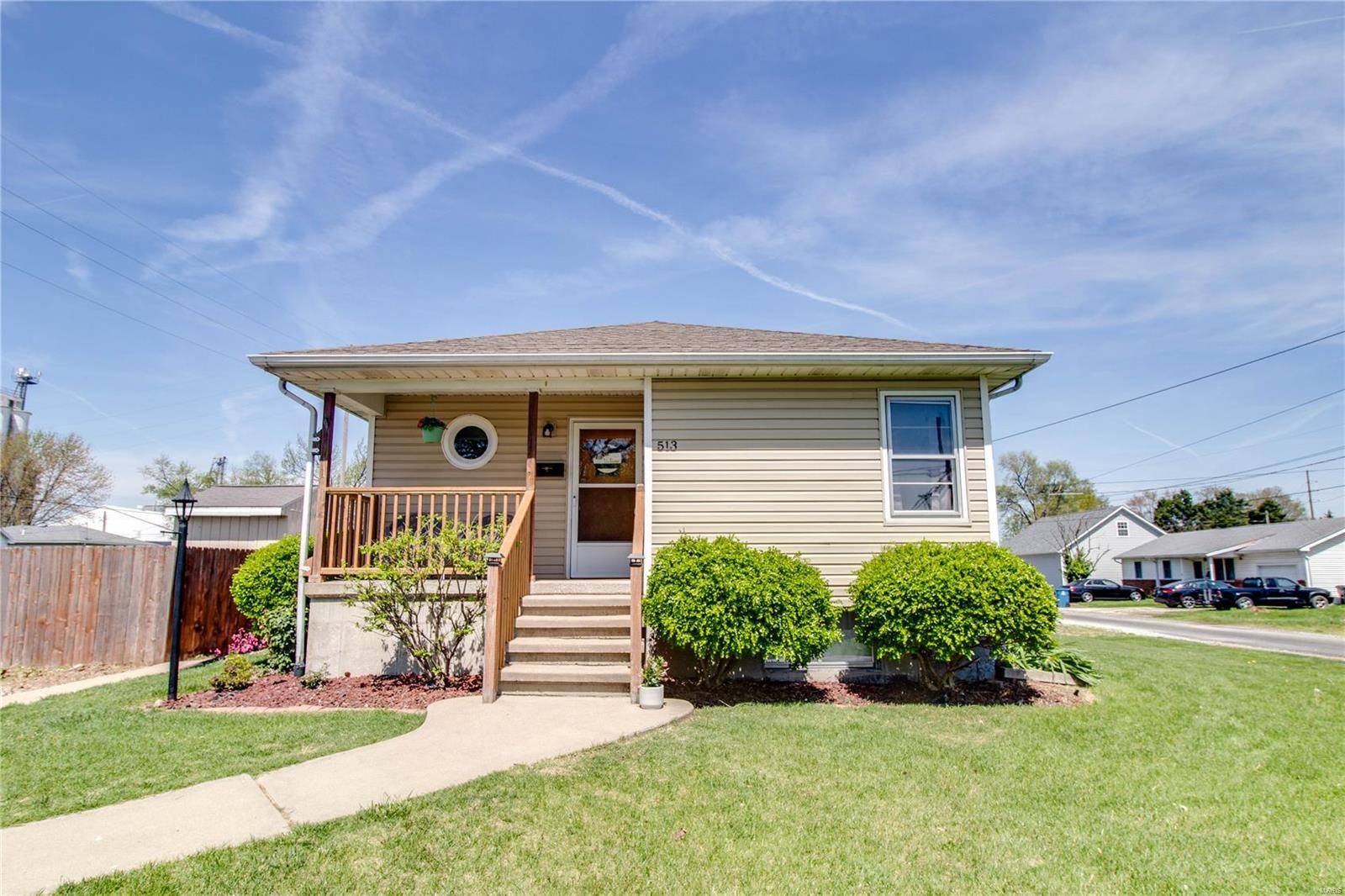 Jerseyville, IL 62052,513 E Arch ST