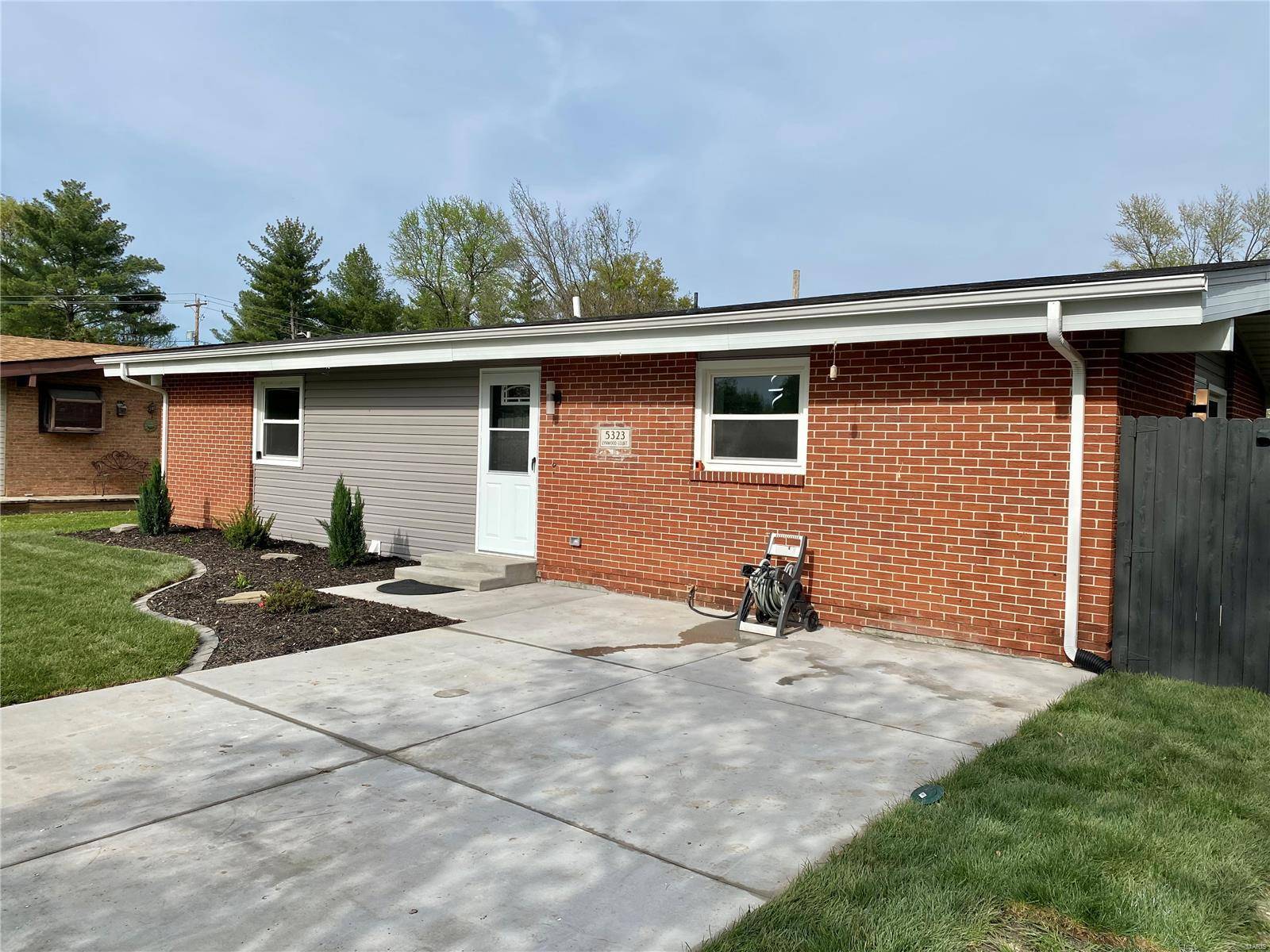 Godfrey, IL 62035,5323 Lynwood CT