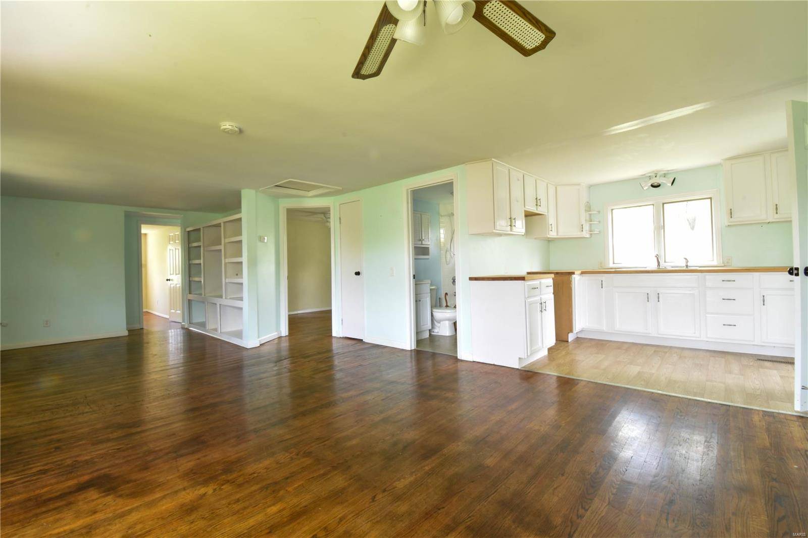 Walshville, IL 62091,303 1st ST