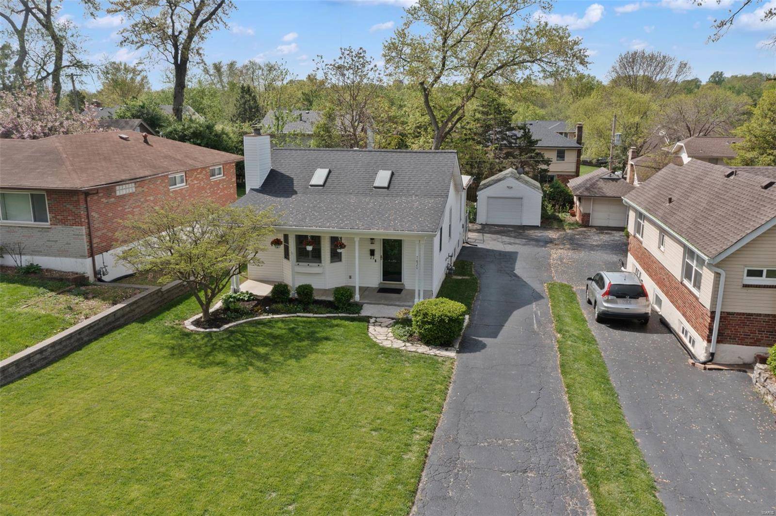St Louis, MO 63119,7820 Kenridge LN