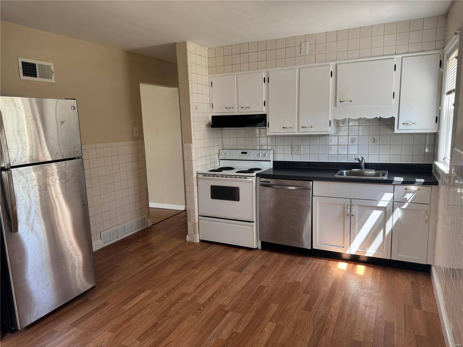 Overland, MO 63114,9926 Iveland DR