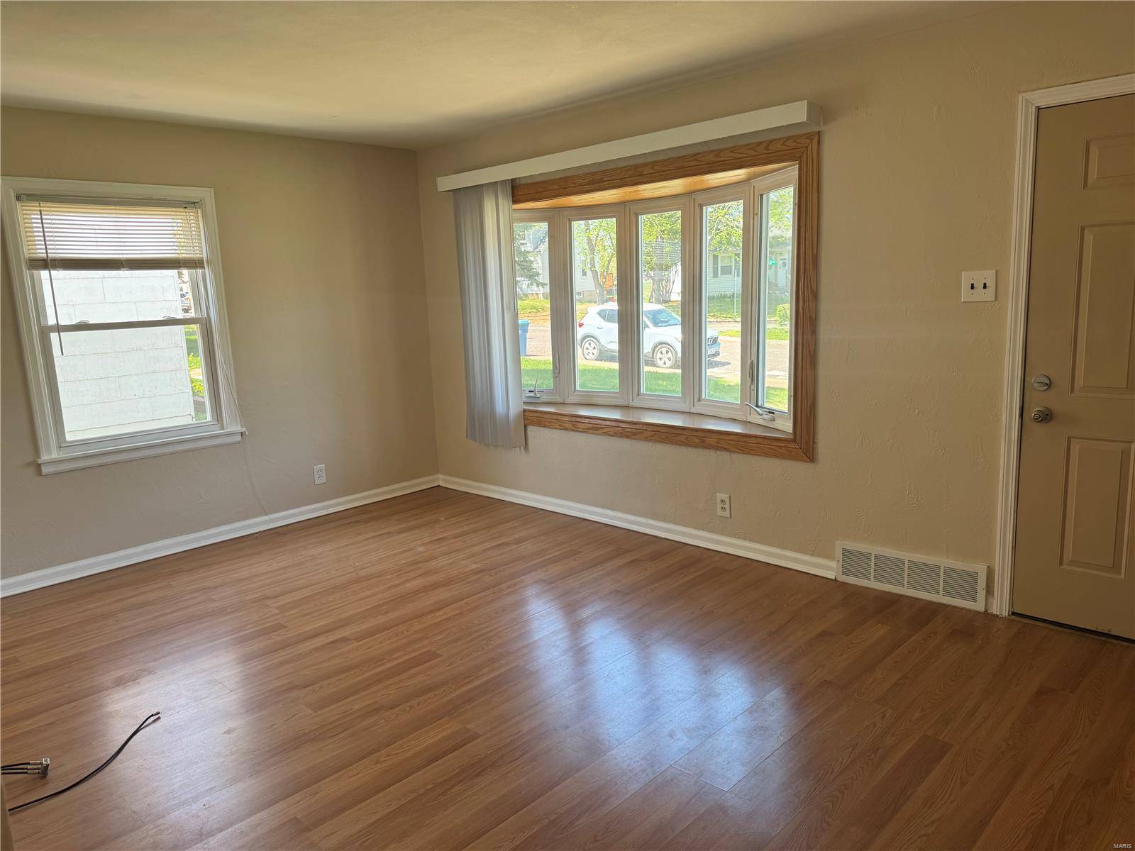 Overland, MO 63114,9926 Iveland DR