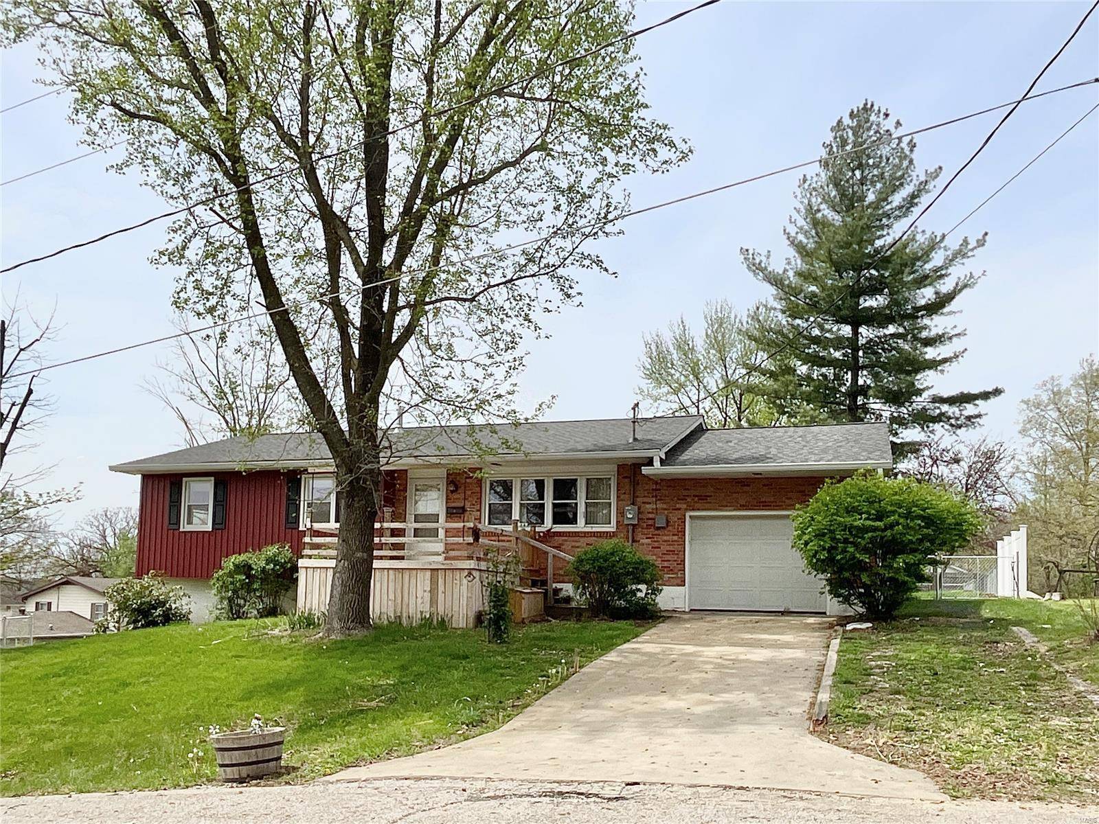 Hannibal, MO 63401,1525 Frank ST