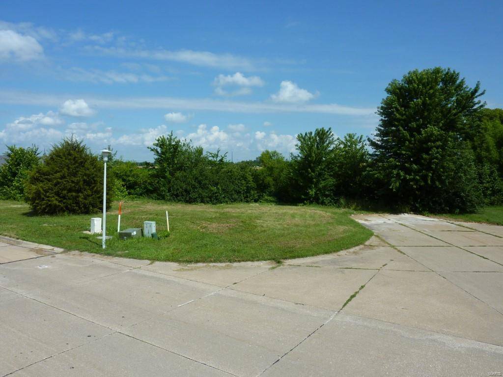 Waterloo, IL 62298,0 Columbia Ave. Lot 15