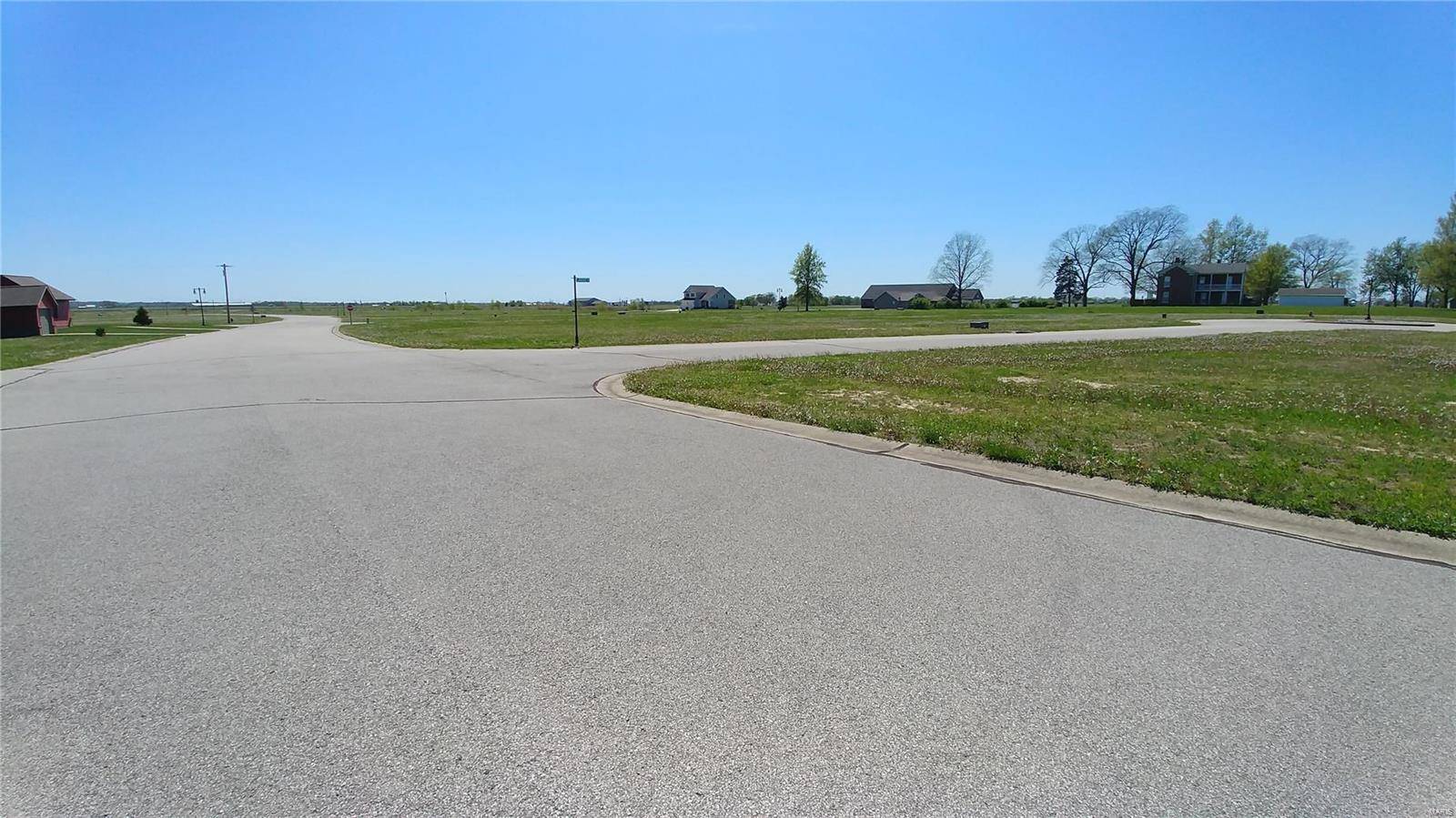 Carlyle, IL 62231,16743 Ashland CT