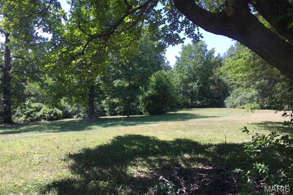 Creve Coeur, MO 63141,18 Sona LN