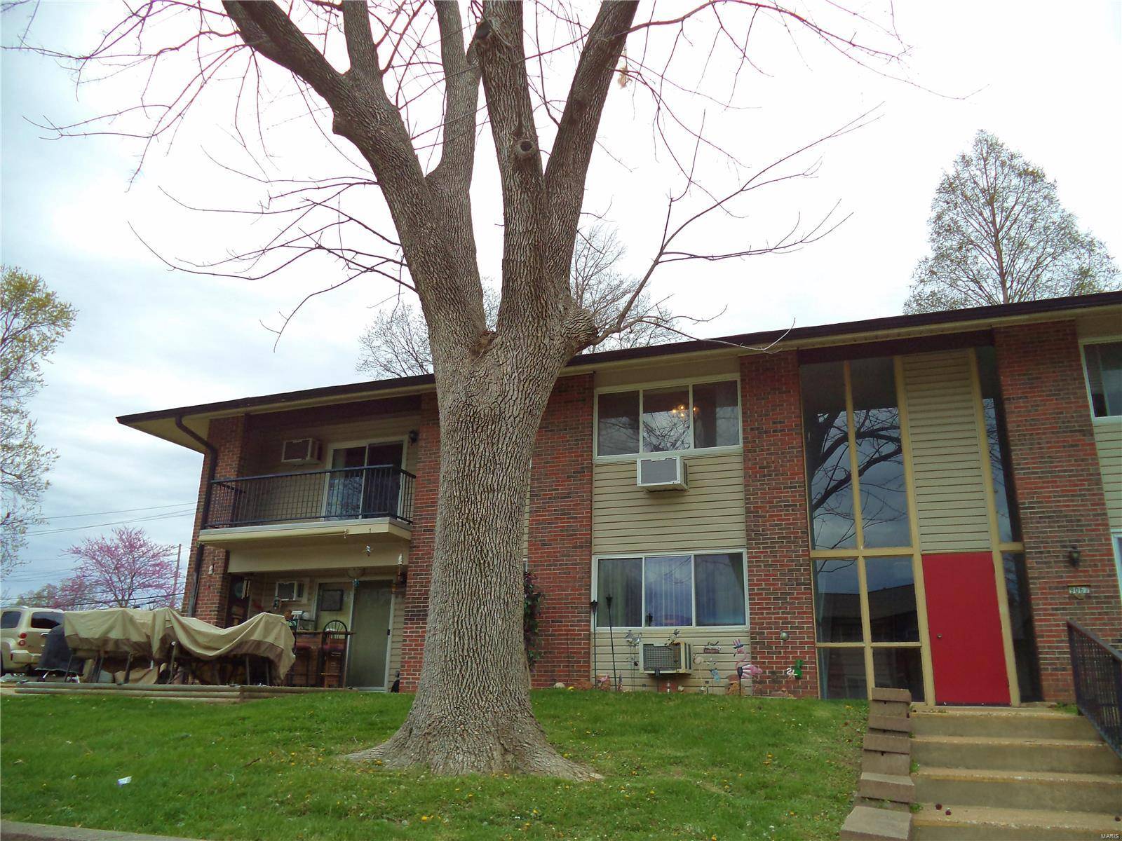 Affton, MO 63123,9067 Villaridge #E (334)