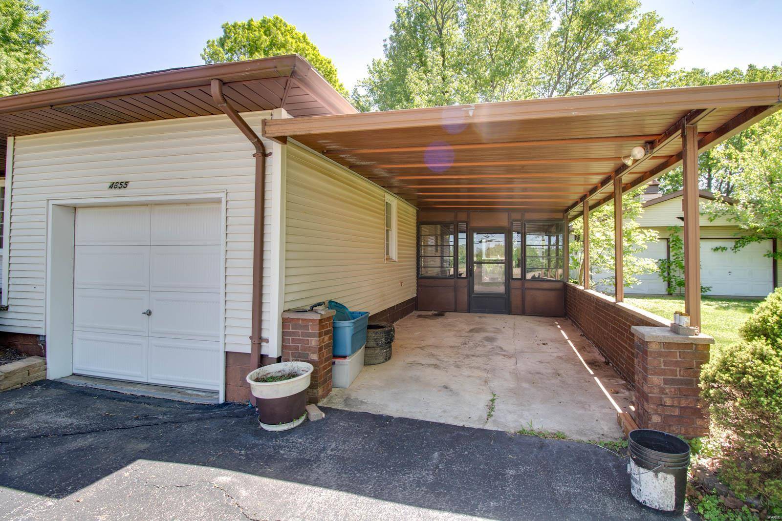 Alton, IL 62002,4855 Fosterburg RD