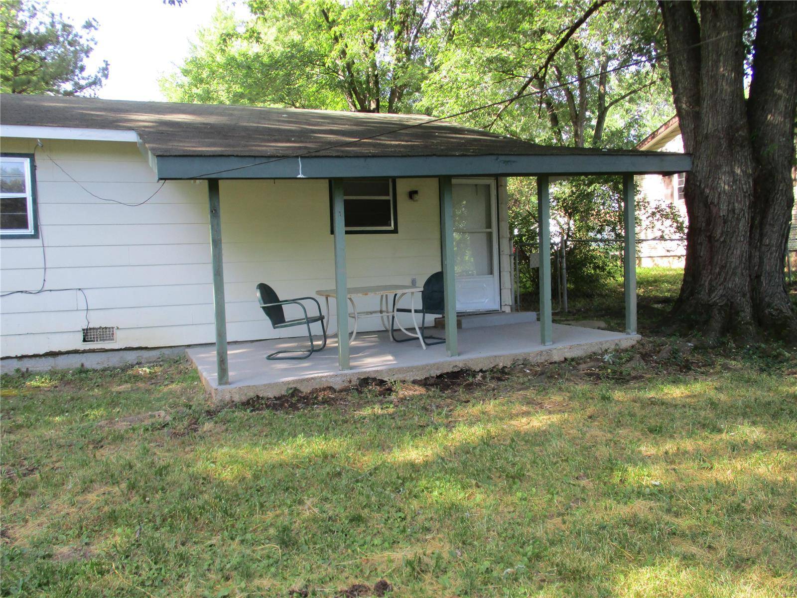 Cuba, MO 65453,4003 Chestnut ST