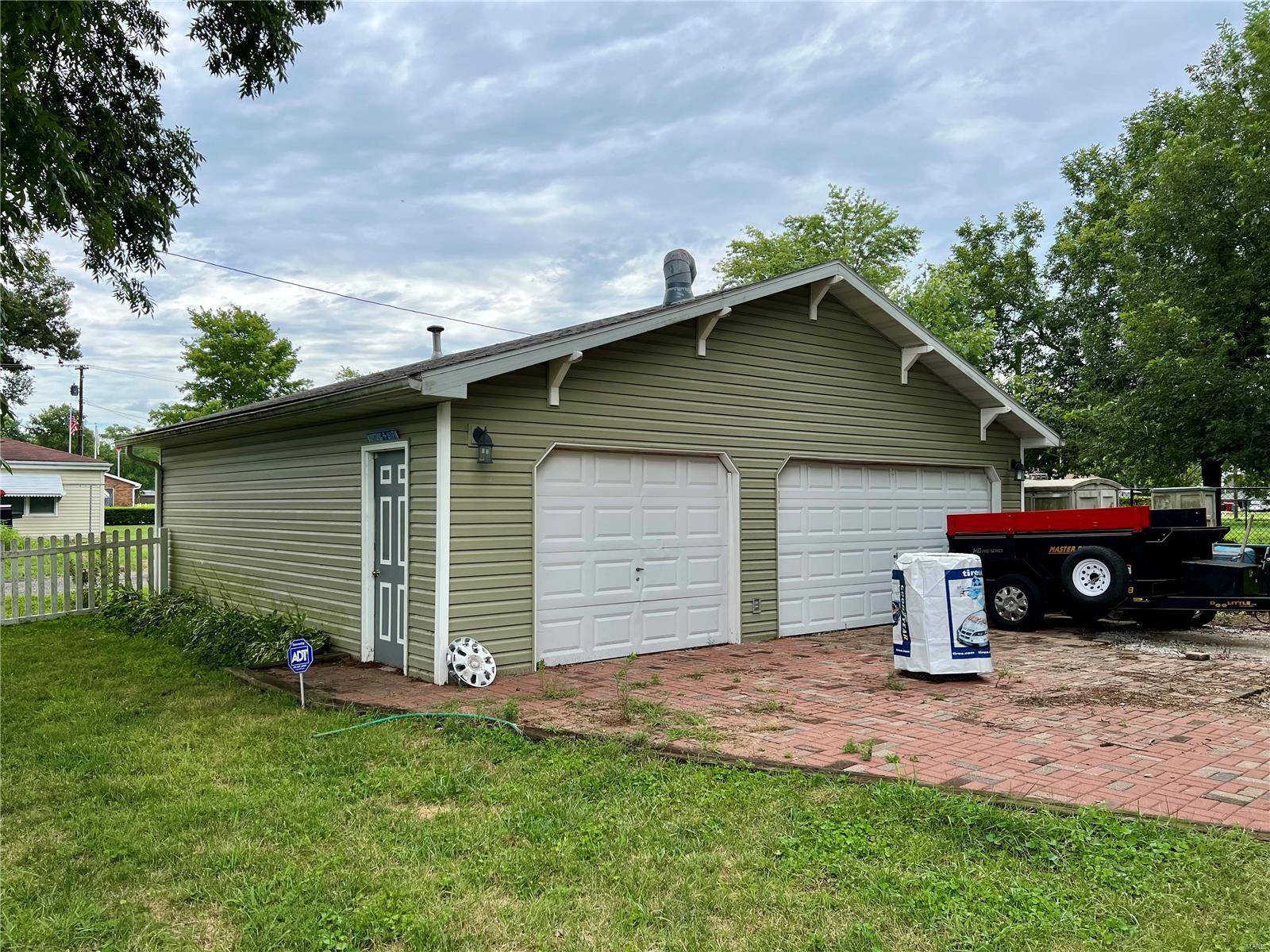 St Jacob, IL 62281,110 Jacob ST