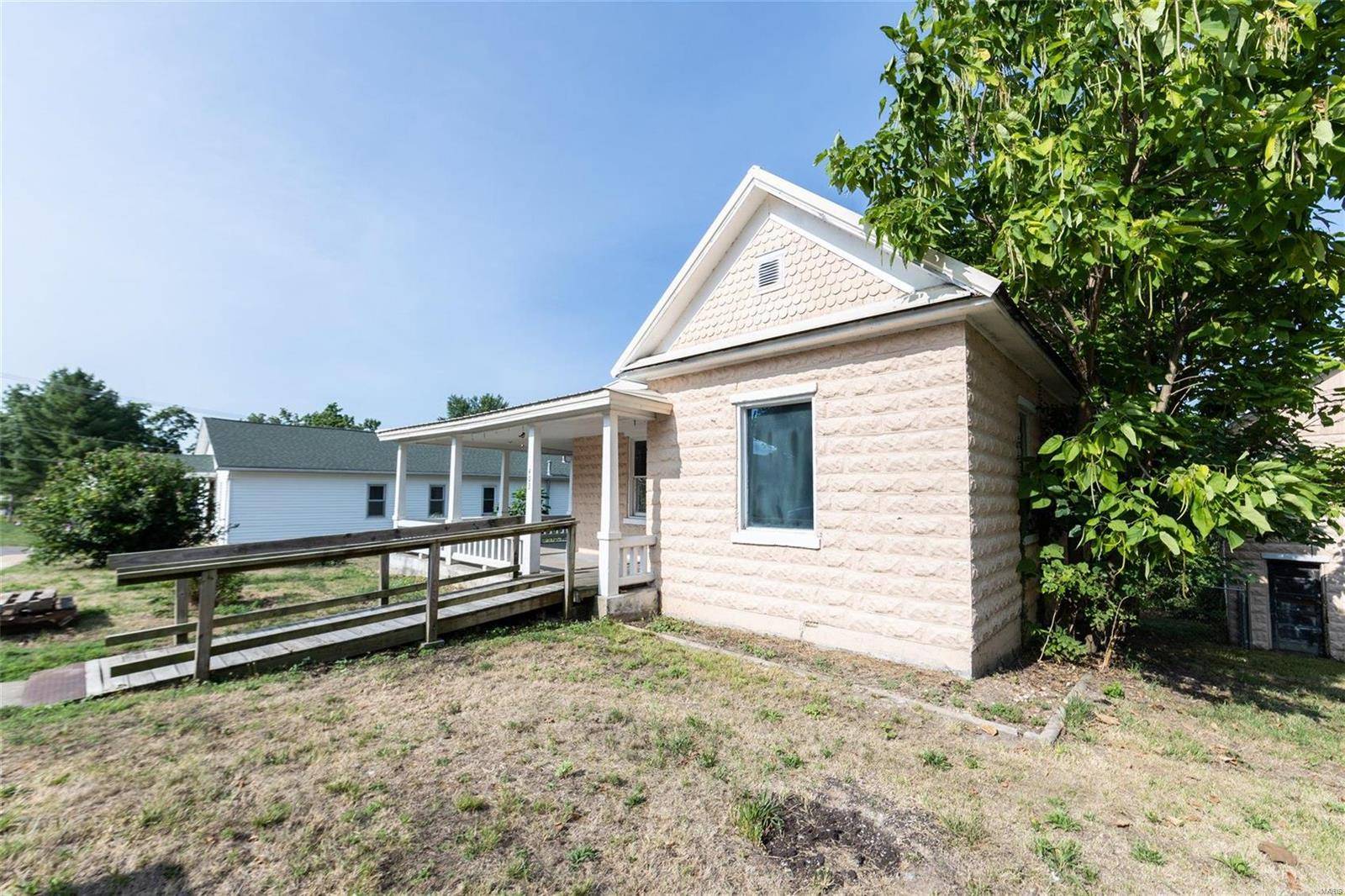 Salem, MO 65560,403 N WALKER ST