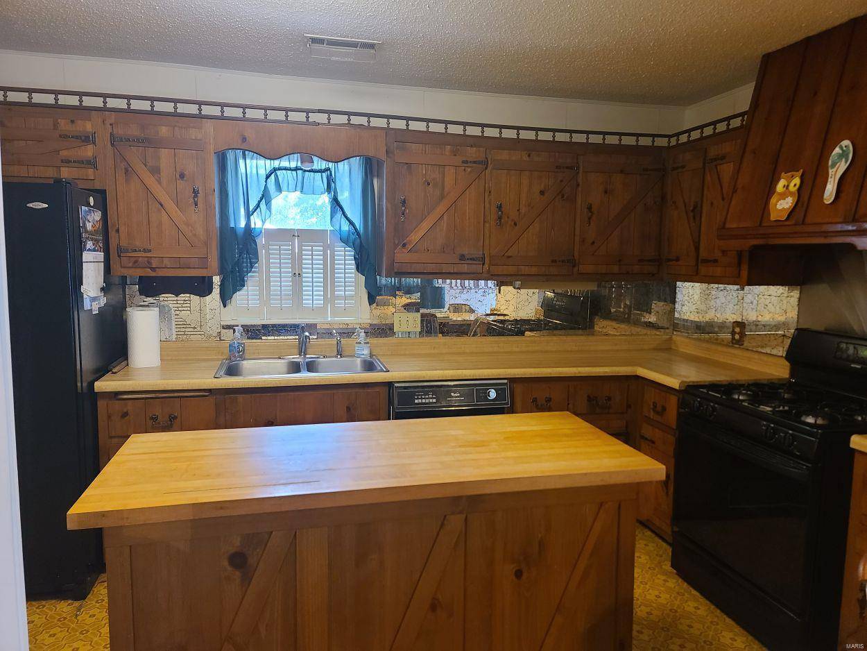 Sikeston, MO 63801,701 E Gladys ST