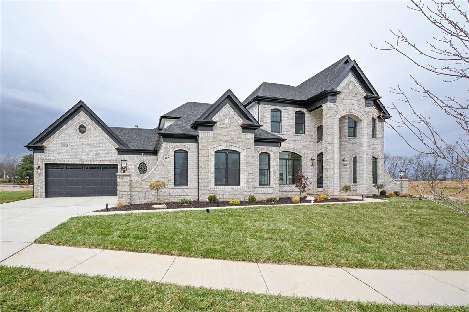 Chesterfield, MO 63005,718 Silver Buck LN