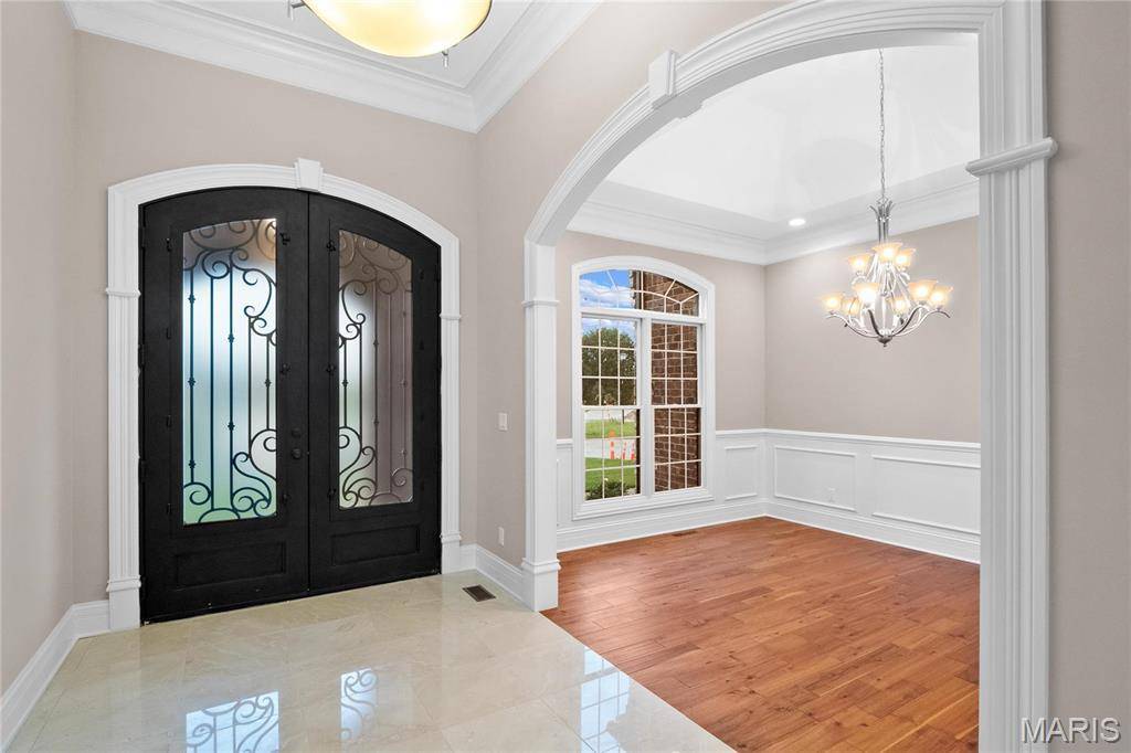 Chesterfield, MO 63005,753 Silver Buck LN