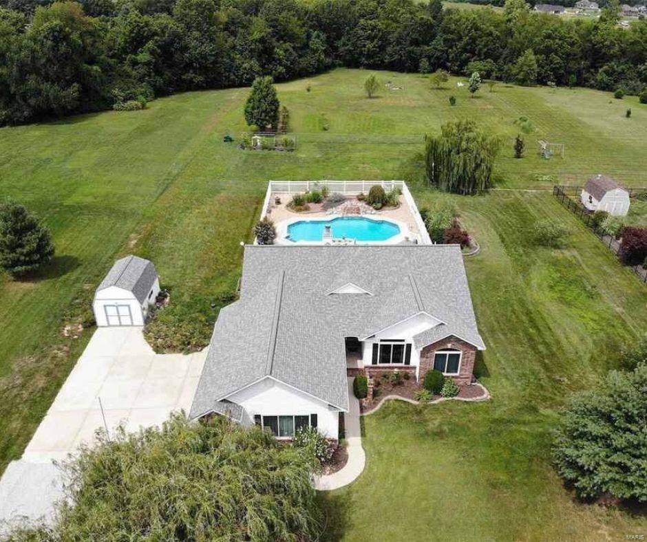 Troy, IL 62294,7853 Lebanon RD