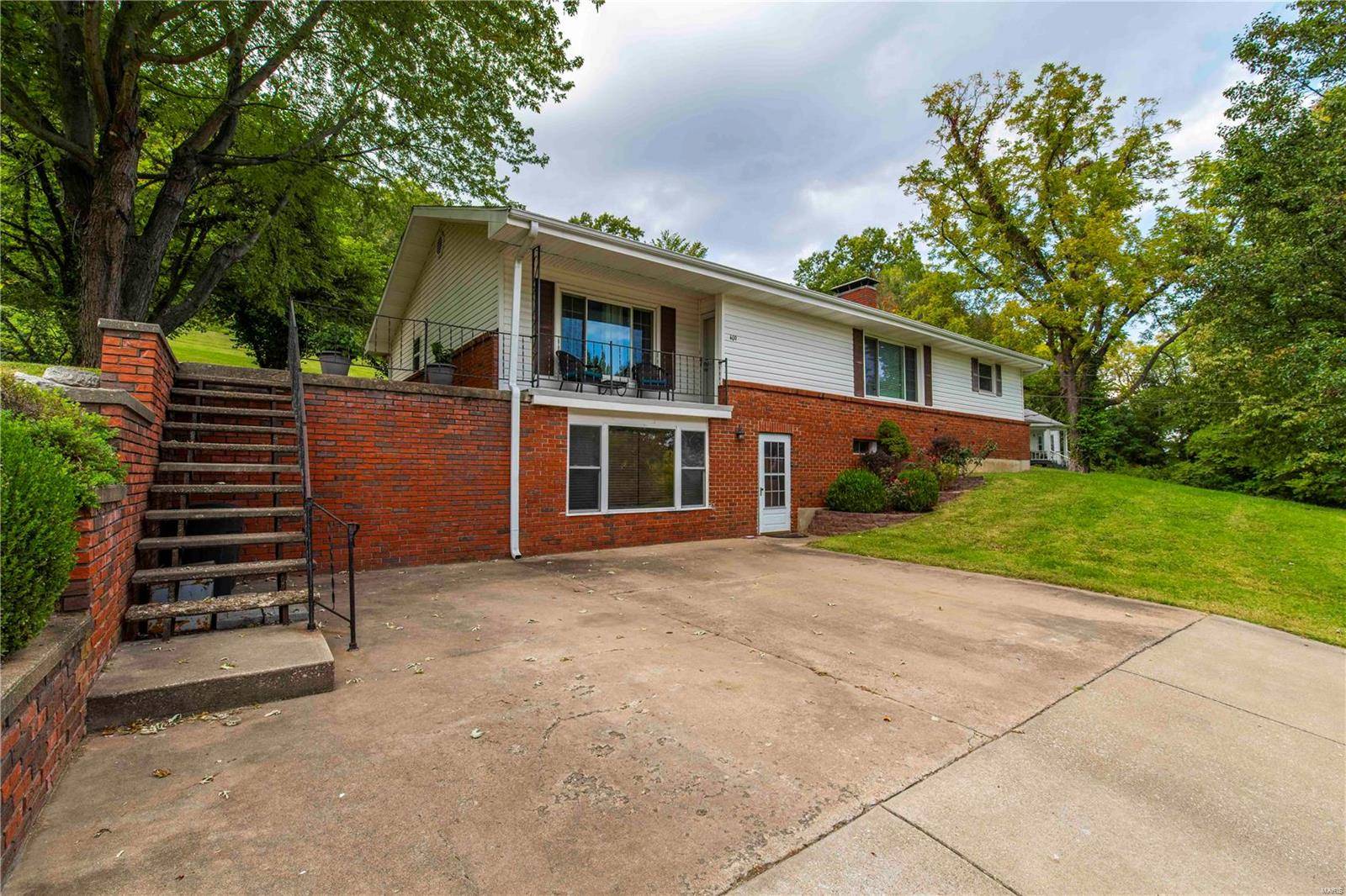 Clarksville, MO 63336,409 Luke ST